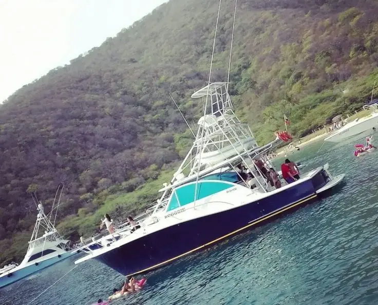 Sailing Tour to Bahía Concha